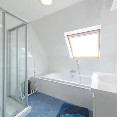 Goldsands Ii 402 Floor With Parking By Interhome